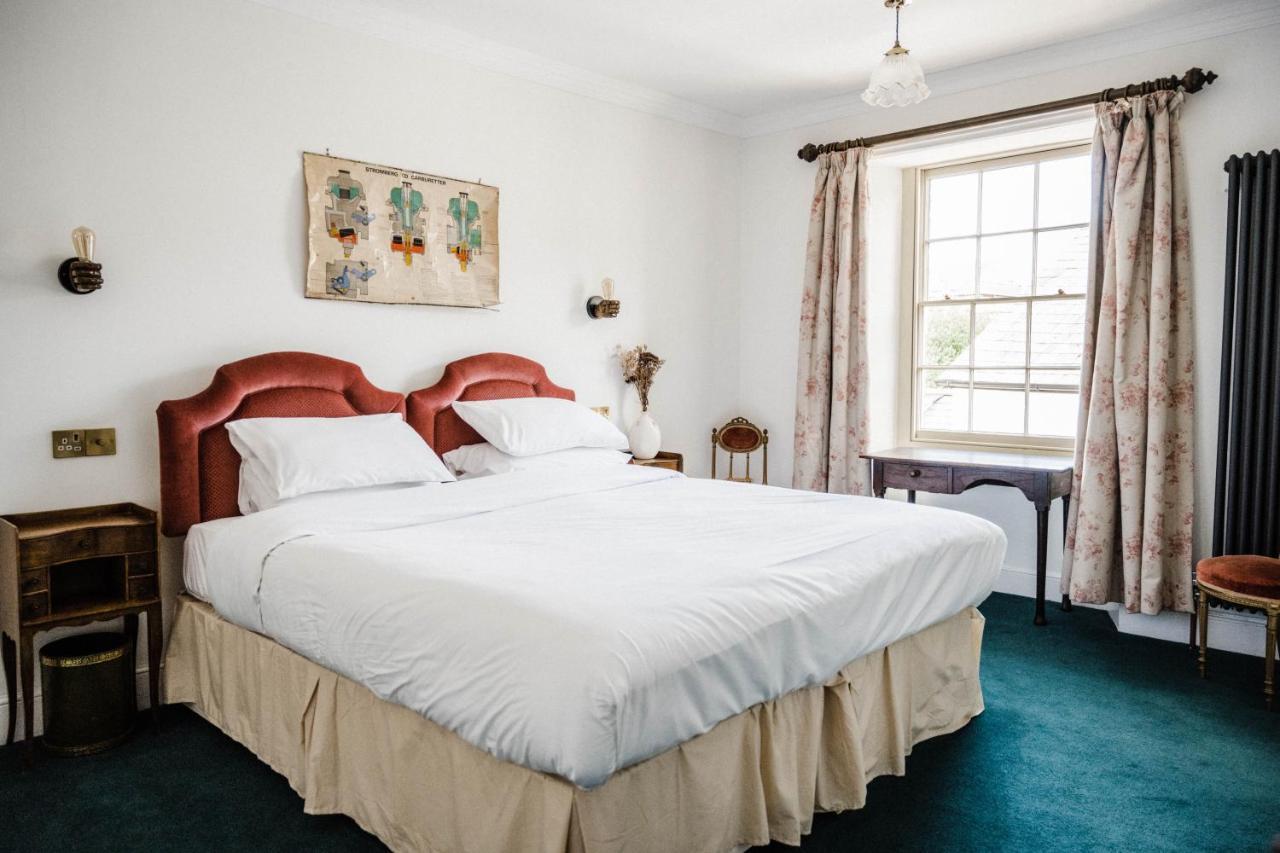 The Crooked Swan Hotel Crewkerne Kültér fotó