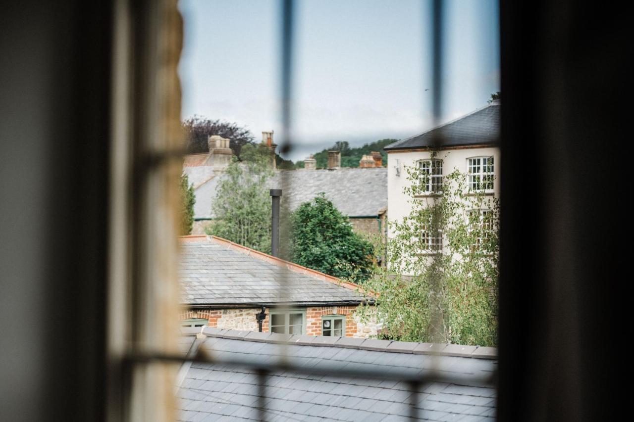 The Crooked Swan Hotel Crewkerne Kültér fotó