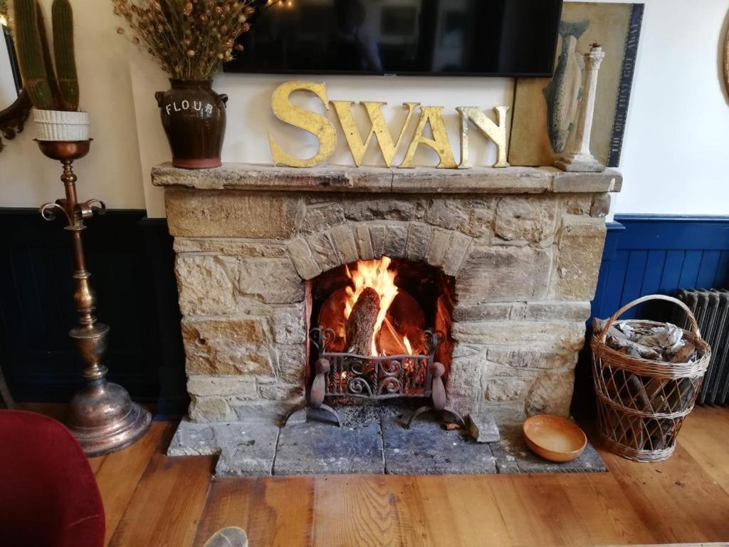 The Crooked Swan Hotel Crewkerne Kültér fotó
